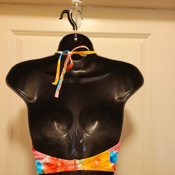 Floral Shade & Shore Bikini - Picture 6 of 8